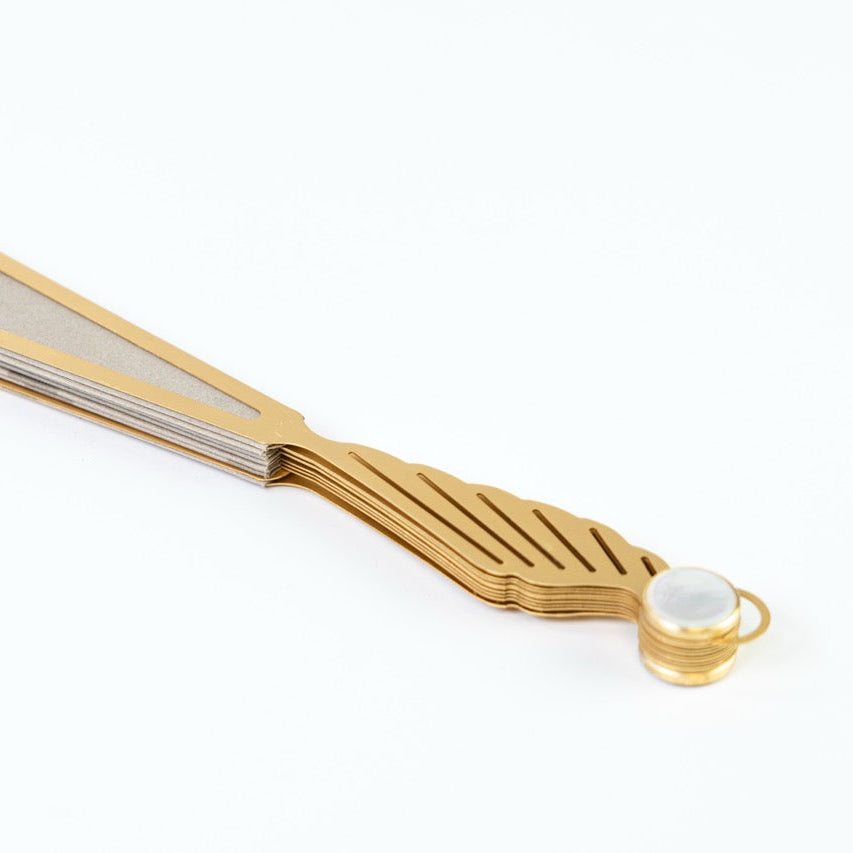 Éventail Nuance Champagne - Soie Ivoire et Monture Or satiné 24 carats