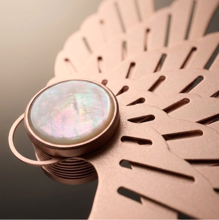 éventail francais de luxe or rose pour femme de luxe luxueux chic pour soirée en nacre thème luxe